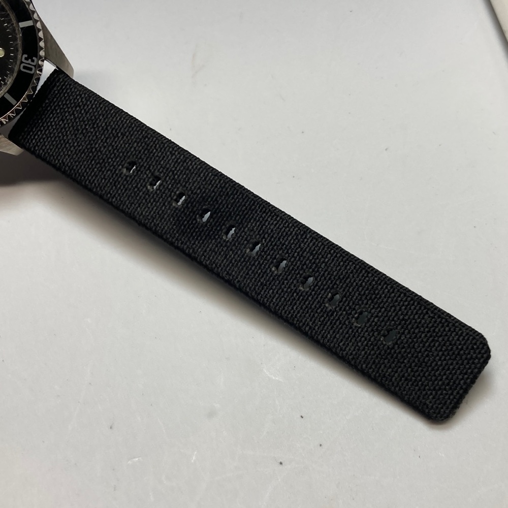 Casio vintage MTD-1010 dive watch, new fabric strap, new battery, black dial - Picture 5 of 15